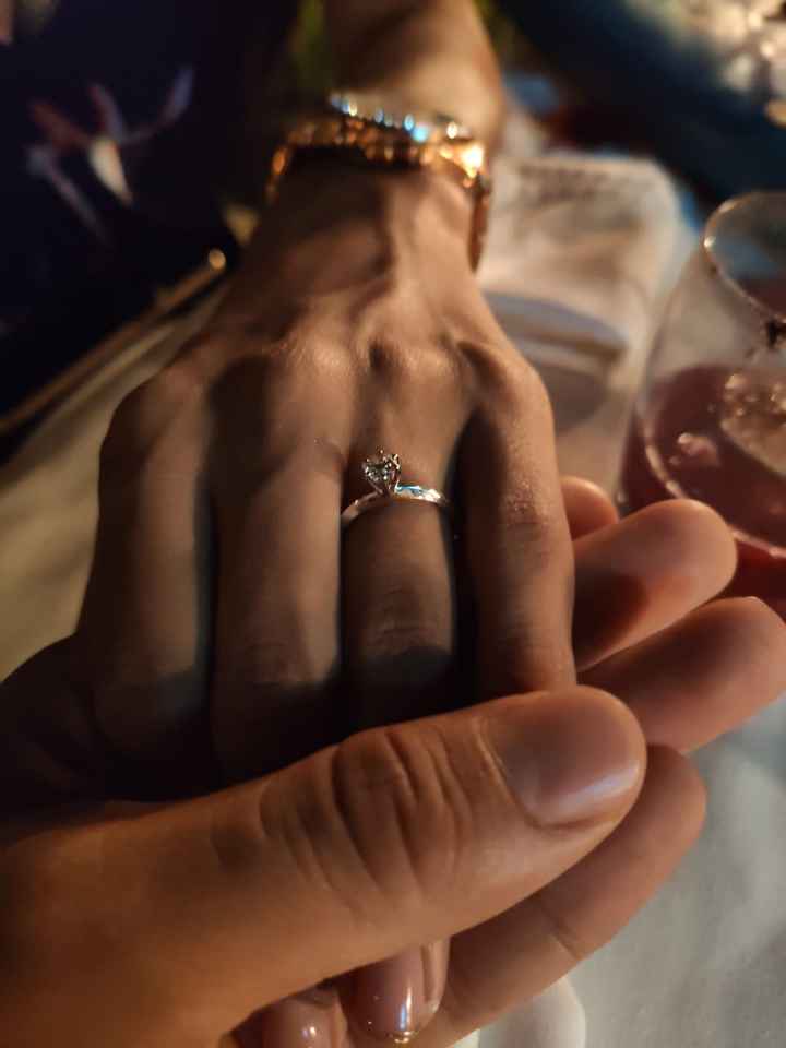 📸 Publica una foto mostrando su anillo de compromiso o alianza de boda 13