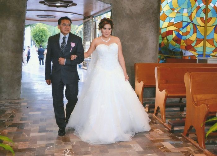 Entrando del brazo de mi papi