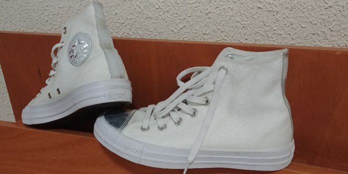 The Bride wears Converse - 2