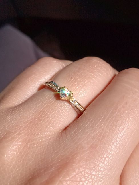 Post para enseñar tu hermoso anillo de compromiso jijiji 💍 1