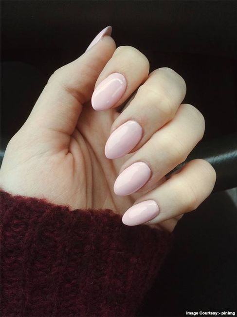 Uñas tono nude 61