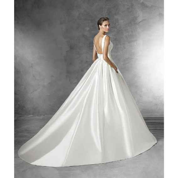 Vestido de novia minimalista 8