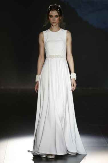 Vestido de novia minimalista 9