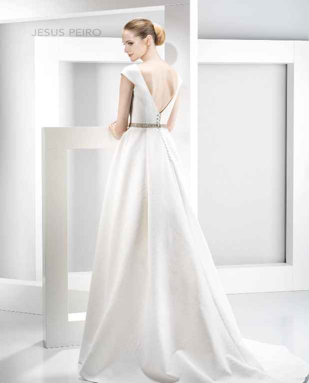 Vestido de novia minimalista 28