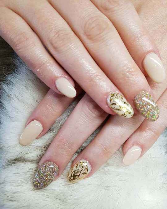 Uñas tono nude 8