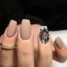 Uñas tono nude 15