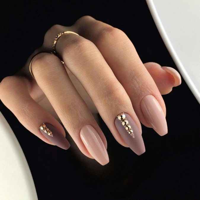 Uñas tono nude 17