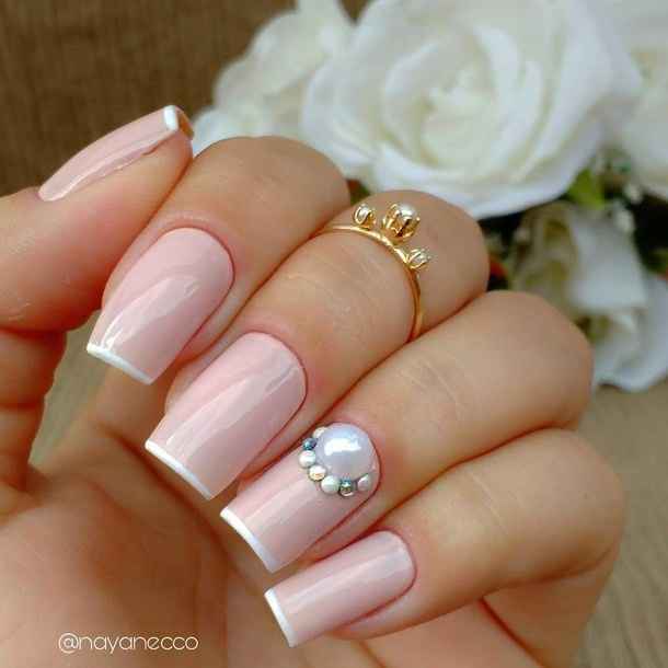 Uñas tono nude 27