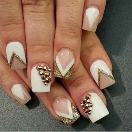 Uñas tono nude 32