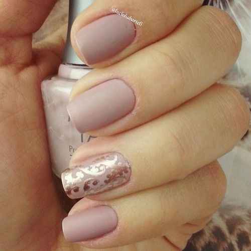 Uñas tono nude 36