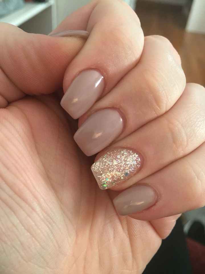 Uñas tono nude 39