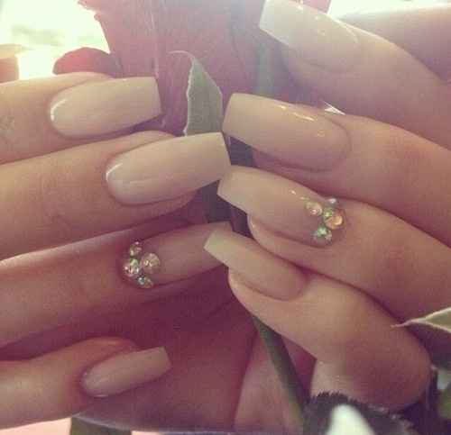 Uñas tono nude 68