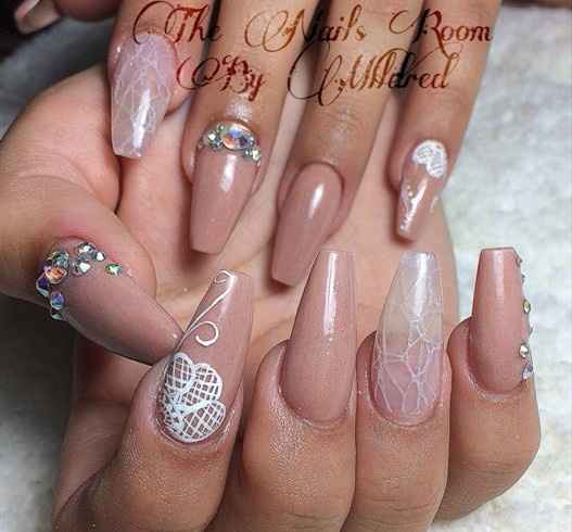 Uñas tono nude 72