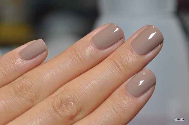 Uñas tono nude 75