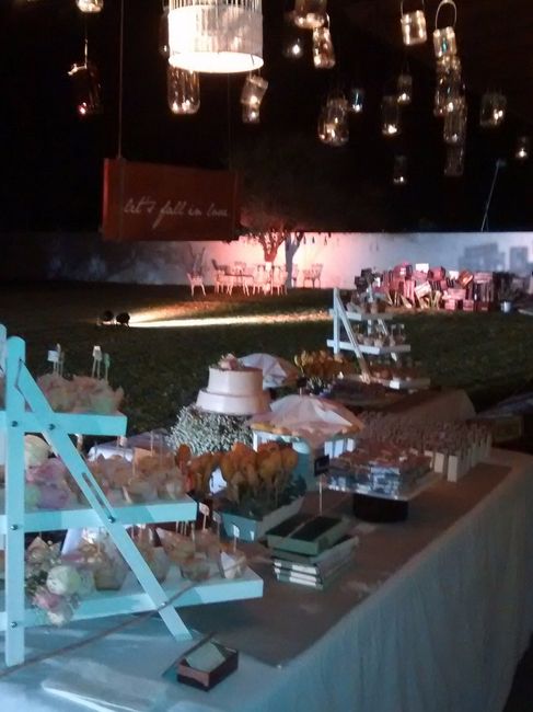 Esa tablita de arriba de la mesa :D