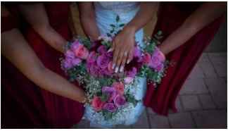 📸 Publica una foto mostrando su anillo de compromiso o alianza de boda - 1