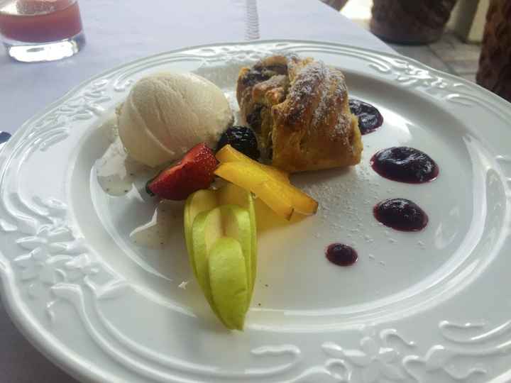 Strudel de manzana con helado de vainilla