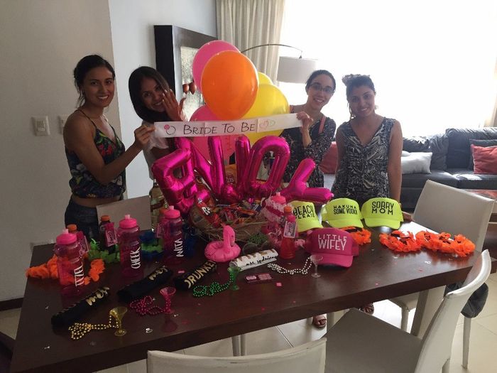 Mis damas y yo llegando