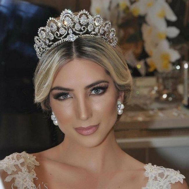 Peinado con tiara 👸 26