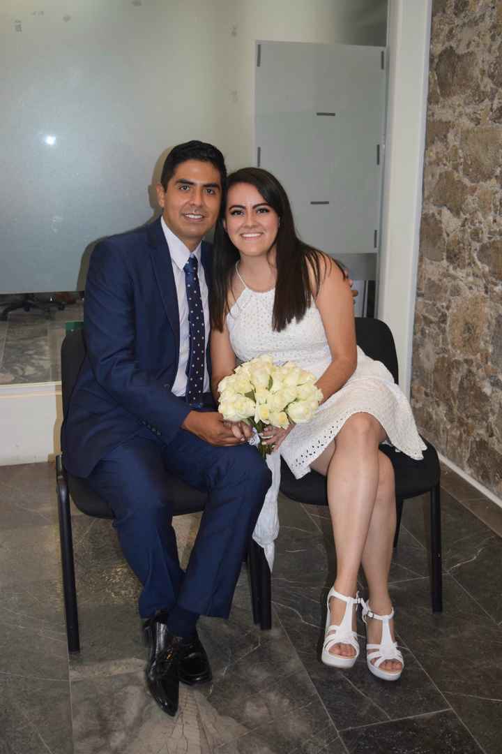 Que tipo de vestido han usado en la boda civil? - 1