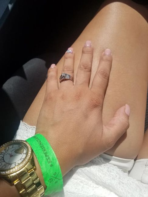 Presumiendo anillito again