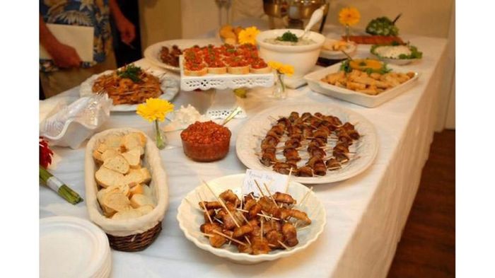 tal vez algo que combine con champagne para brindar