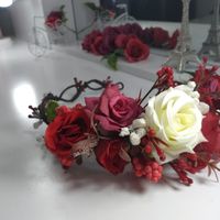 Pedí una corona de flores para mi sesión informal Save the date Volumen 2 porque ya tuvimos una jaja