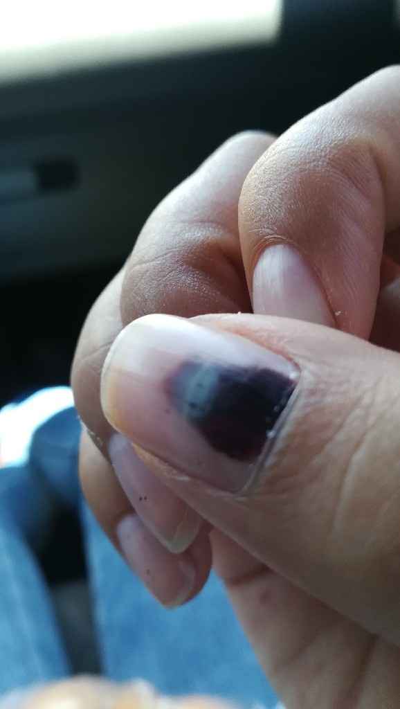 😭😭 Desgracia en mi uña - 1