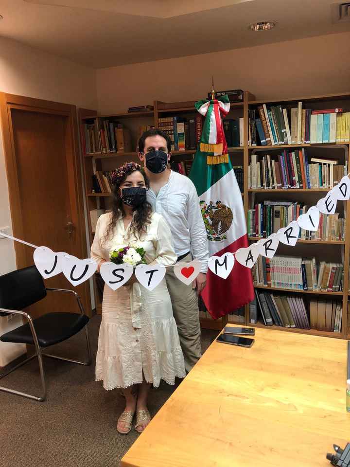 Dato curioso : Sabian que si ambos son mexicanos, se pueden casar por el civil a traves de las embaj