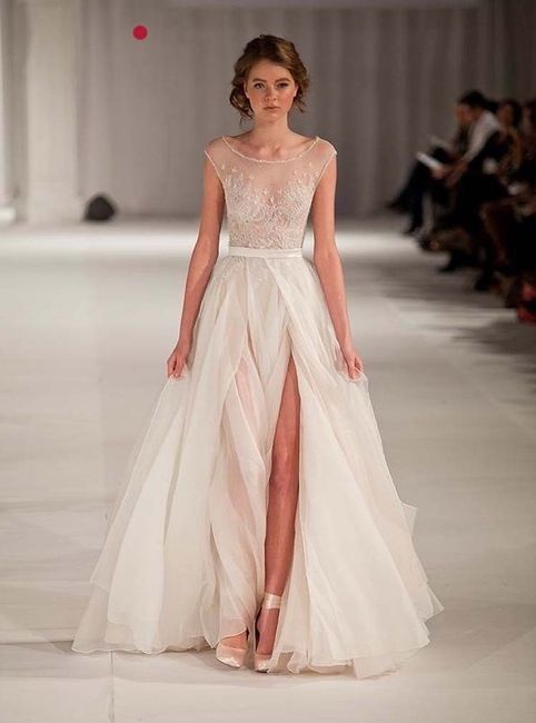 vestido con apertura