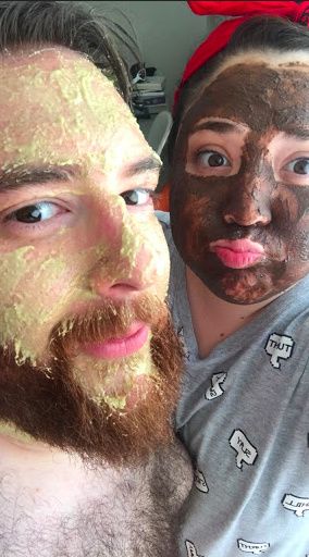 Bienvenidas! Aquí van a aprender a prepararse hasta con mascarillas en pareja :P