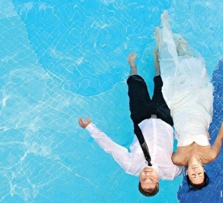 Fotografía de boda rock the frock o trash the dress