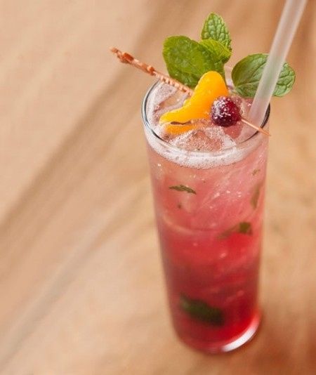 12 recetas de cocteles con champán para el brindis de la boda