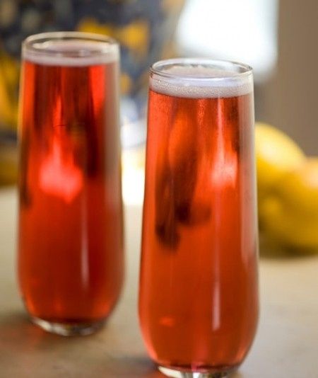 12 recetas de cocteles con champán para el brindis de la boda