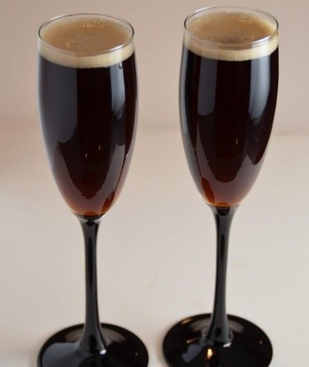 12 recetas de cocteles con champán para el brindis de la boda