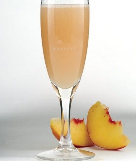 12 recetas de cocteles con champán para el brindis de la boda