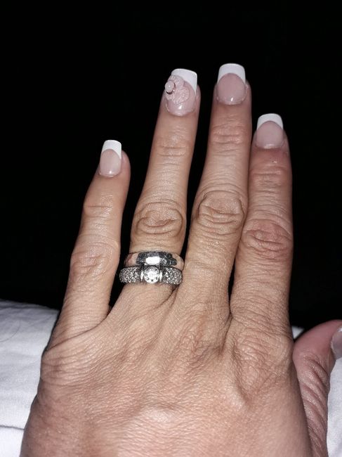 Presuman su anillooo! - 1