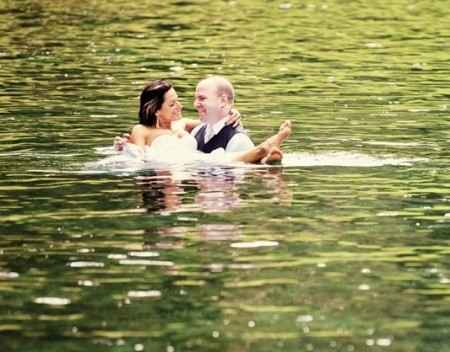 Fotografía de boda rock the frock o trash the dress