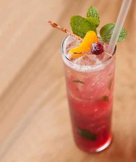 12 recetas de cocteles con champán para el brindis de la boda