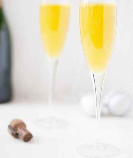12 recetas de cocteles con champán para el brindis de la boda