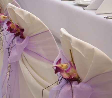 Detalles morados para sillas