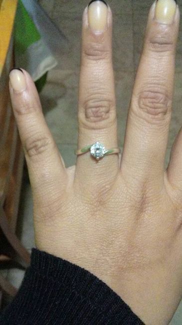 Mi mano amarilla JEJEJE