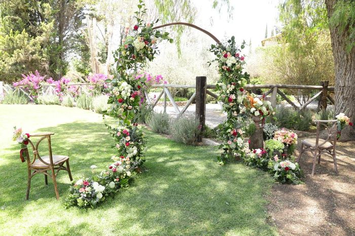 Ceremonia religiosa en jardín