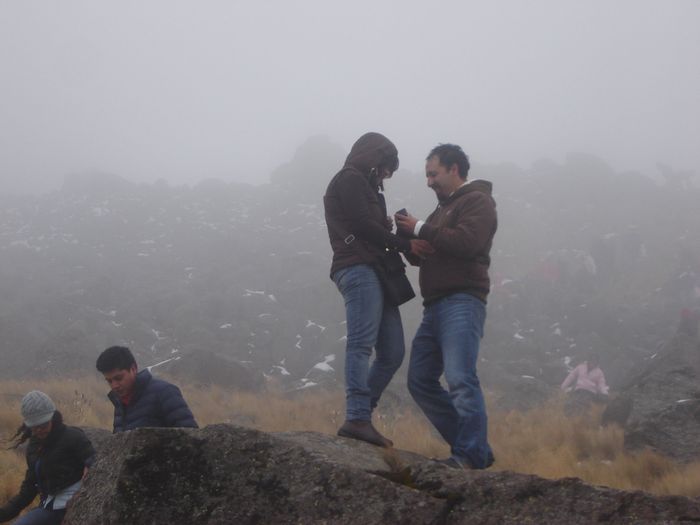 Tienen fotos de cuando les dieron el anillo de compromiso? - 2