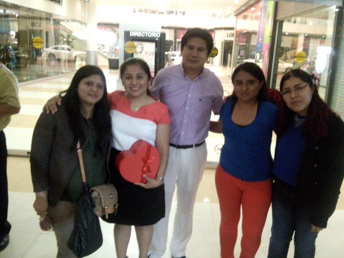 Mis amigas siendo cómplices