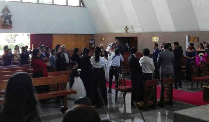 Entrando a la Iglesia...