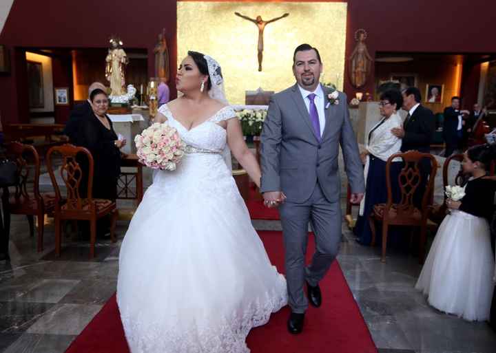 saliendo de la ceremonia