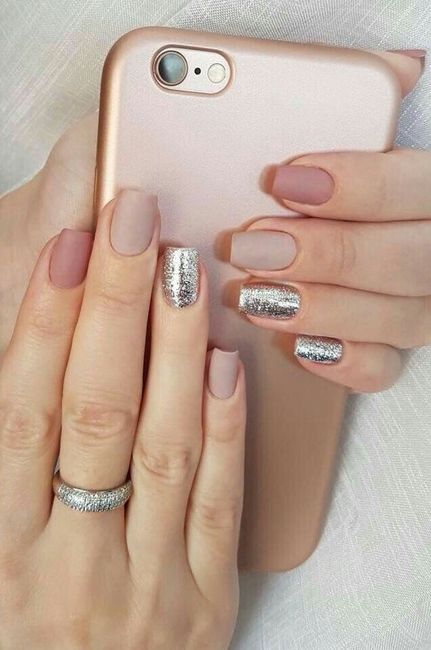 Chicas para su día b que tipo de Uñas o manicura prefieren? - 1