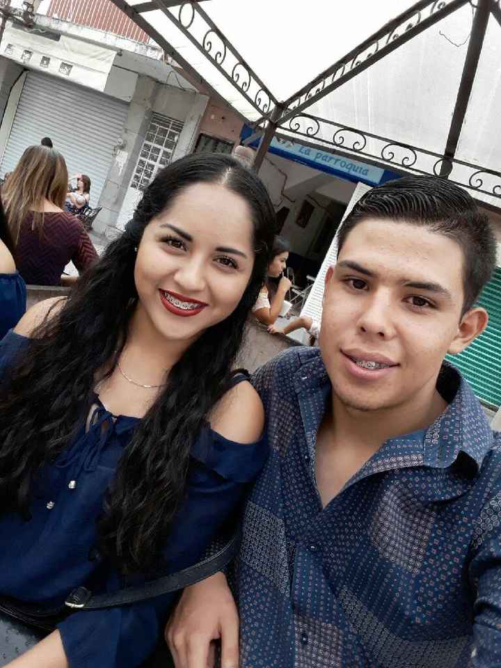 Sube una foto más antigua con tu pareja - 1