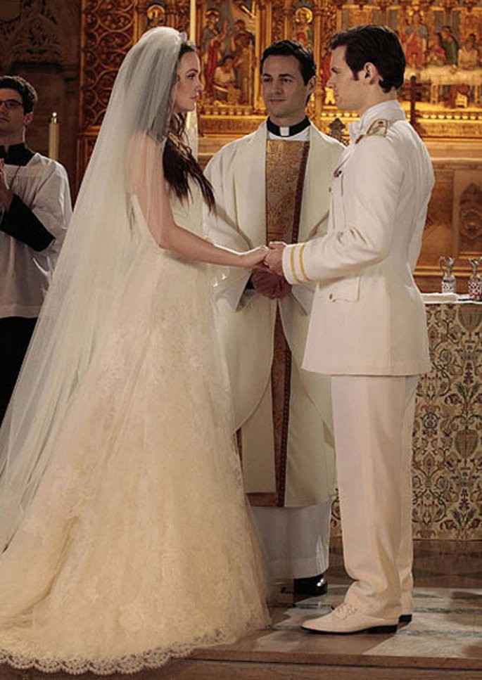 Un digno sucesor del que fue el primer vestido de novia que Blair lució en la serie -como olvidar su